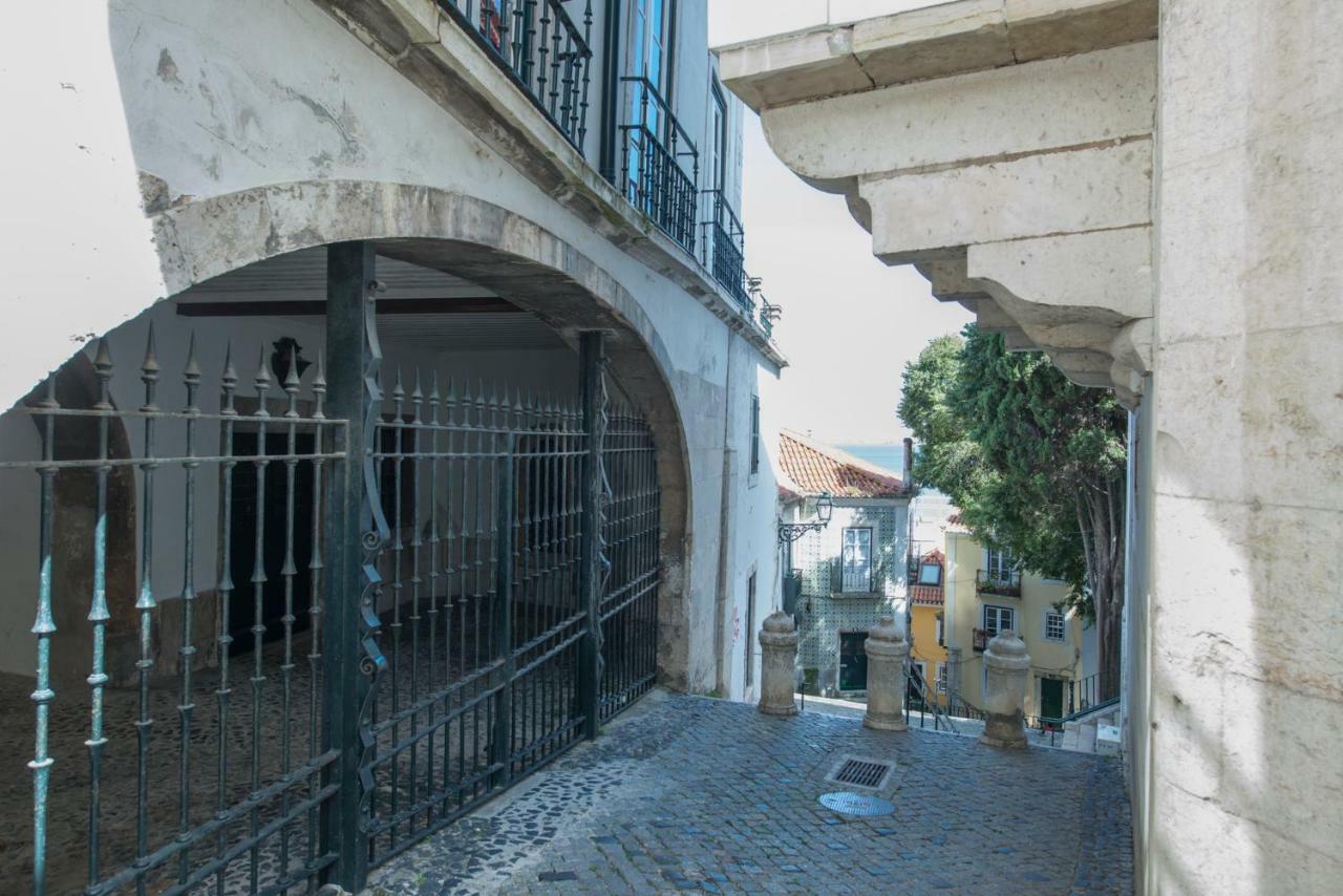 Portugal Here I Come - Alfama Lisbon Exterior photo